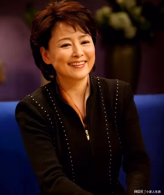 著名導演張建亞,娶女星張瑜,離婚成遺憾,如今事業有成家庭幸福
