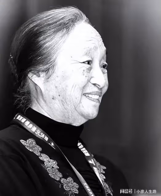 柏青病逝8年了,老伴曹選智的選擇令人淚目