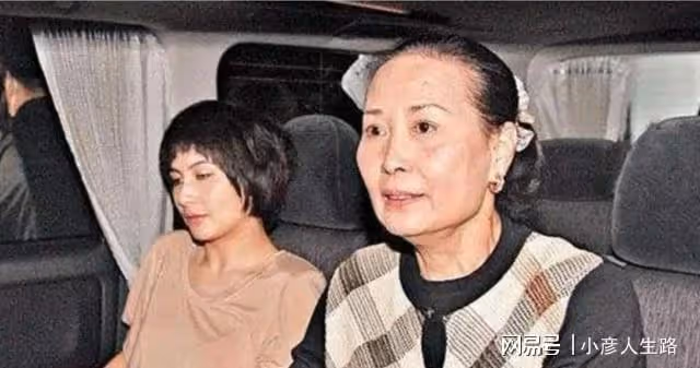「當代甄嬛」藍瓊纓,僅14歲征服賭王,培養出何家接班人何超瓊