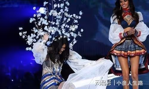 超模何穗曬私下美照,曾超越前輩獲得青睞,婚姻不幸及時脫身