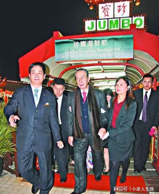 賭王二太告別式已低調舉行，女兒何超儀首發聲，她忍痛送別母親