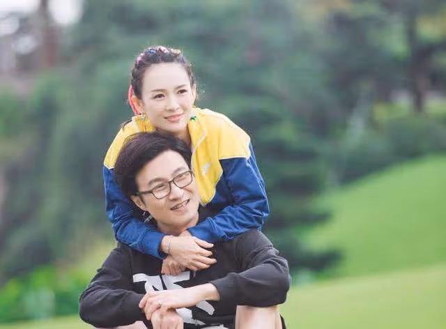 參觀章子怡現實的房子!房子就像花園別墅,內部裝修很豪華,一家人生活很幸福