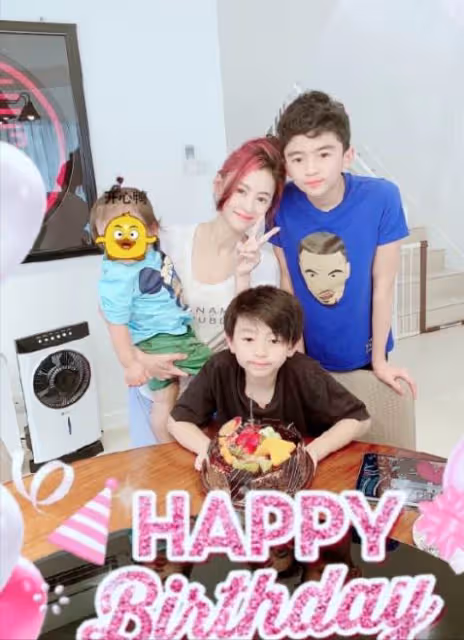 謝霆鋒二兒子「逆襲式」長大!偏分發型五官英俊,眉眼間酷似張柏芝,網友:顏值堪稱「最帥星二代」
