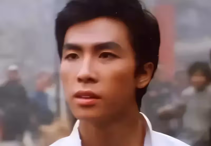 老婆再漂亮也拯救不了!孩子凸嘴小眼大鼻子,這13位男星的基因太強了,網友:媽毫無參與感