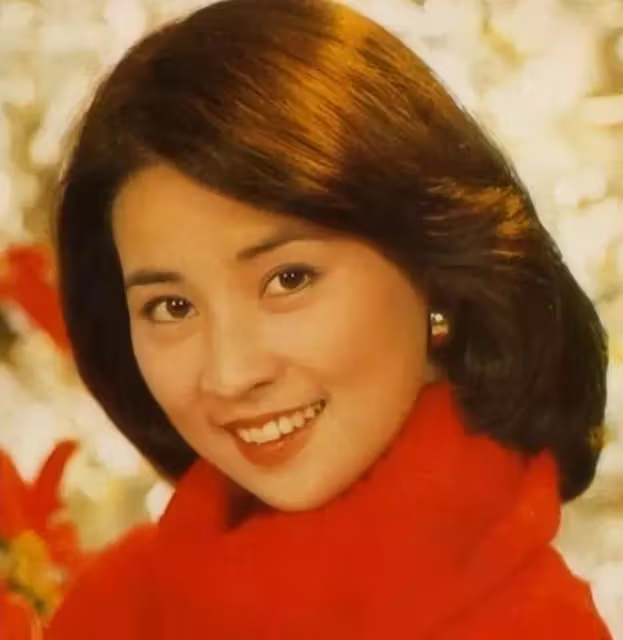 老婆再漂亮也拯救不了!孩子凸嘴小眼大鼻子,這13位男星的基因太強了,網友:媽毫無參與感