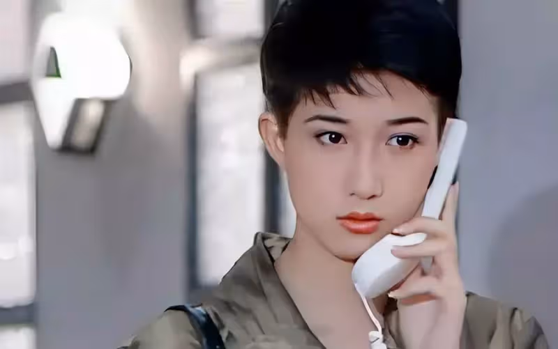 老婆再漂亮也拯救不了!孩子凸嘴小眼大鼻子,這13位男星的基因太強了,網友:媽毫無參與感