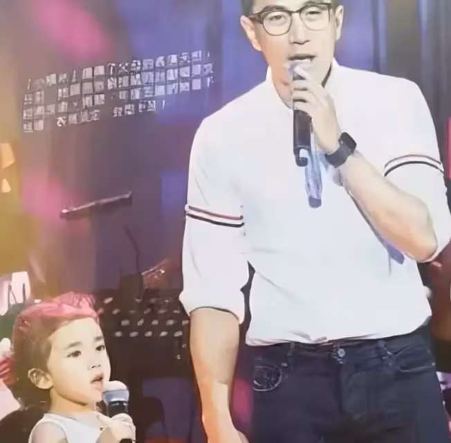 有種「神仙基因」叫楊冪女兒,7歲小糯米長相和她如出一轍,難怪劉愷威那麼寵