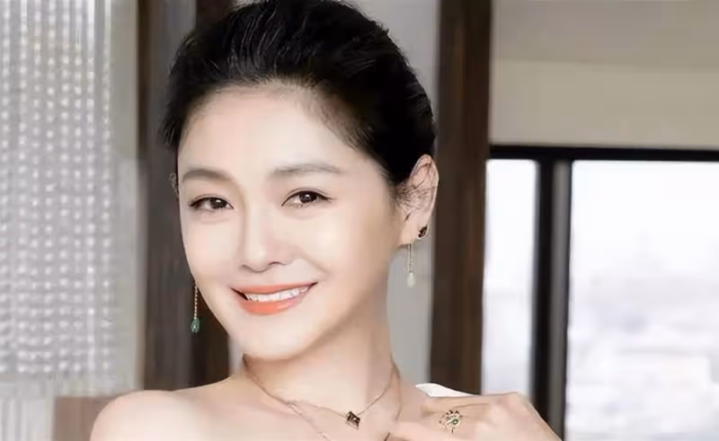 大S女兒近照曝光!8歲小玥兒顏值開掛,五官終於像大s了,網友:長大美出新高