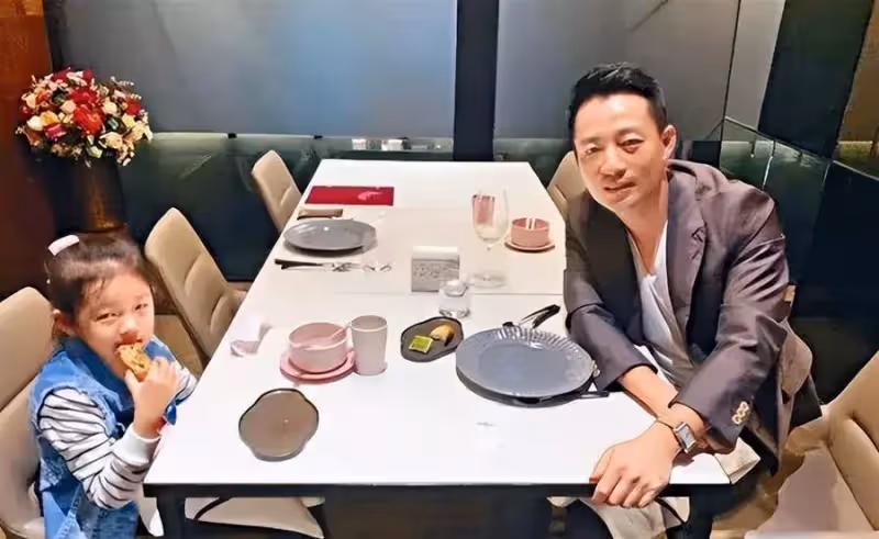 大S女兒近照曝光!8歲小玥兒顏值開掛,五官終於像大s了,網友:長大美出新高