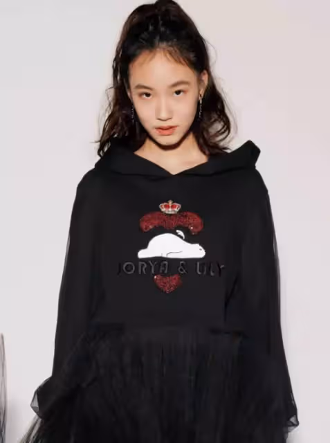還說「高級臉」等於丑?看小S長大後的二女兒,比超模還要有范,氣質完勝媽媽