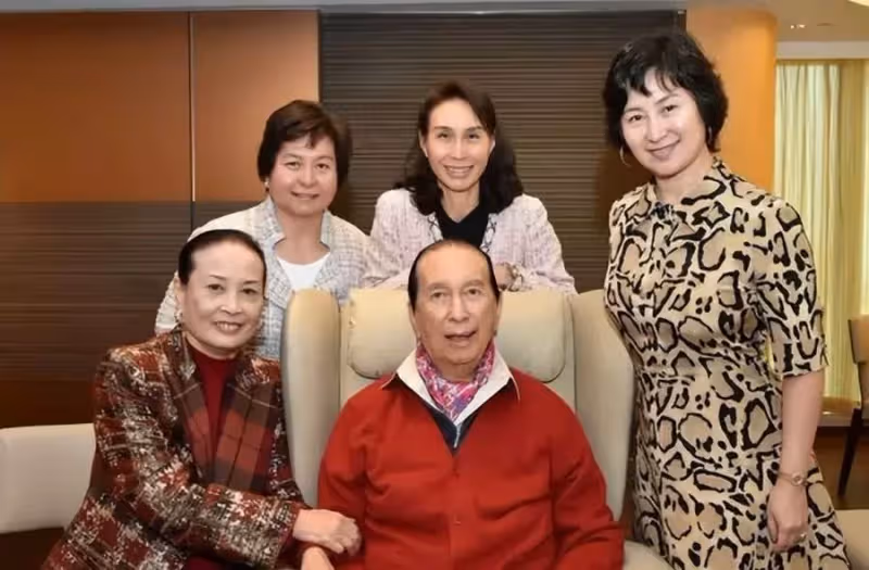 賭王二太藍瓊纓永遠離去!5個子女個個身家百億,比原配風光多了