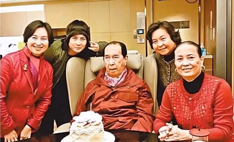 賭王二太藍瓊纓永遠離去!5個子女個個身家百億,比原配風光多了