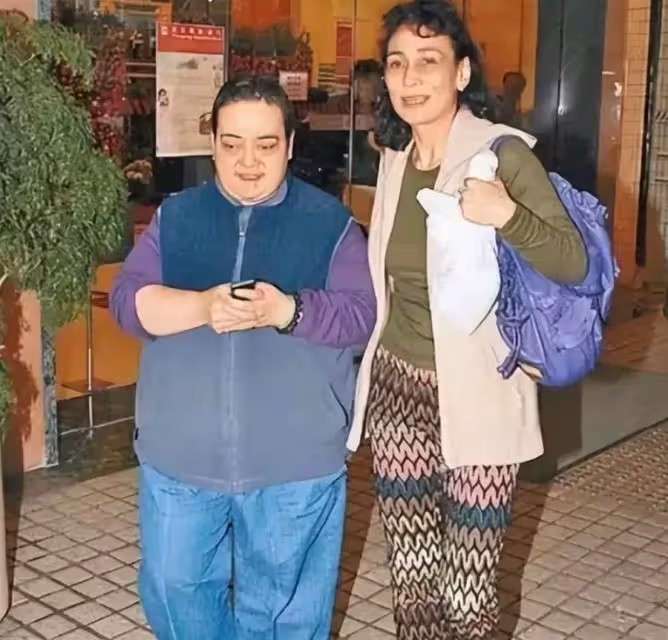 賭王二太藍瓊纓永遠離去!5個子女個個身家百億,比原配風光多了