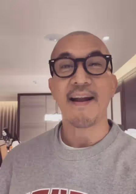 具俊曄重現向大S求婚場景,單膝跪地視訊求婚,自曝每天纏著大S