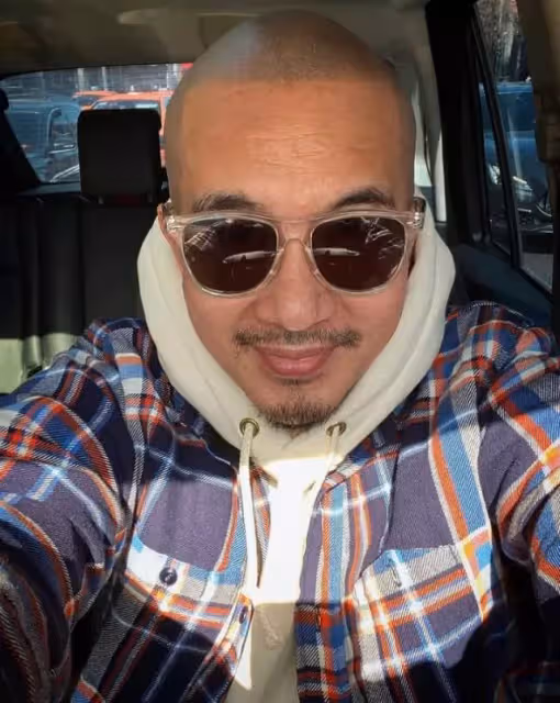 具俊曄重現向大S求婚場景,單膝跪地視訊求婚,自曝每天纏著大S