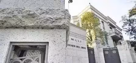 「地道都挖不進去」!亞洲首富李嘉誠豪宅曝光,圍墻高3米防彈玻璃幕墻,家裡還配了防彈室