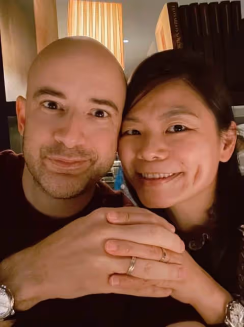 主持人吳鳳曾「35歲沒房零存款」!愛妻「放棄10萬月薪」挺他,今曬刺青被酸「未來會失婚有新老婆」霸氣回應:我的人生交給她