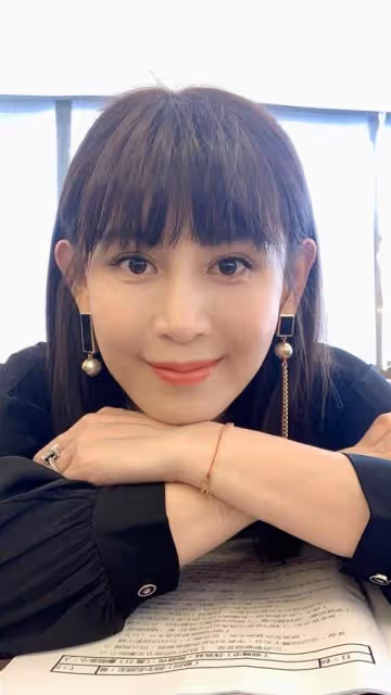 做單親媽18年！鄭仲茵鬆口「差點以為自己是傭人」小孩真的不好養，淚「在女兒面前要演戲」：再苦也只能扛