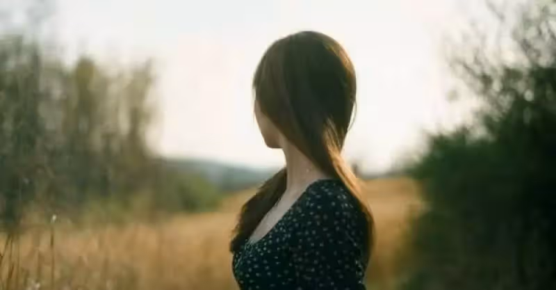 我和老婆吵架，喝醉了跟一個女人開了房，第二天看清那個人，我忍不住笑了！
