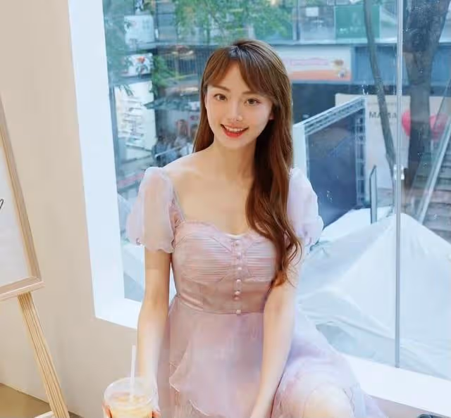 TVB前知名女星被質疑炒作!離巢做網紅,整容、包養負面新聞不斷