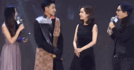 花心會撩、猛料不斷的7位明星：有人獨愛老阿姨，有人婚後不老實