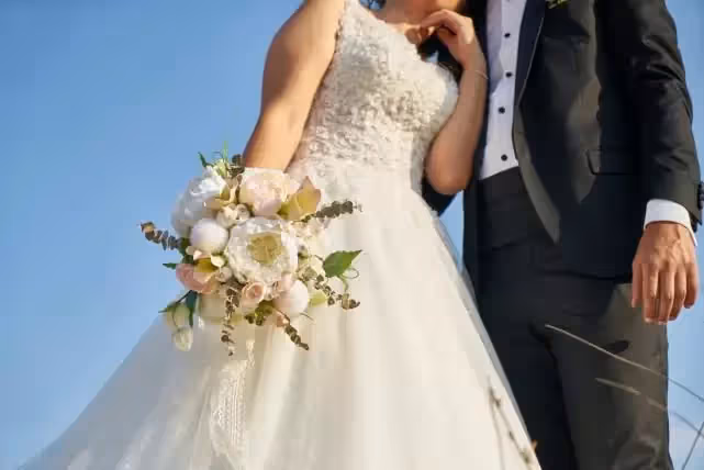 老公用家裡錢給小姑子買車，我立馬給弟弟付婚房首付款：有樣學樣