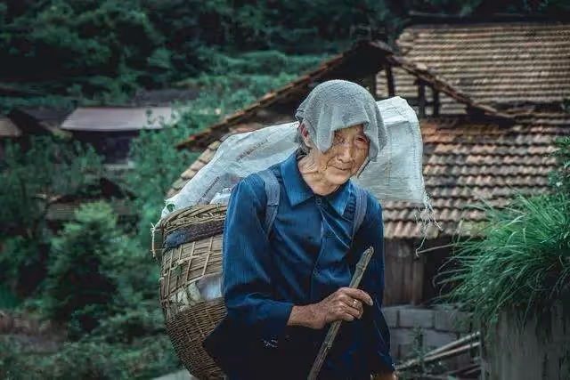 我媽付得婚房首付，所以只寫她名，但是貸款要你還！姑娘：不嫁了