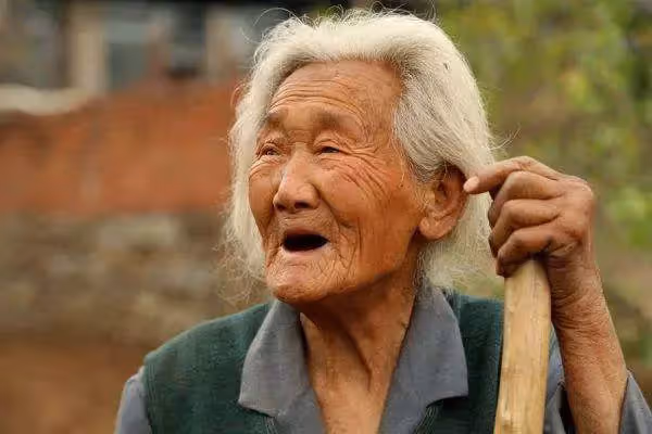 我媽付得婚房首付，所以只寫她名，但是貸款要你還！姑娘：不嫁了
