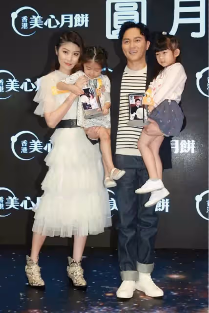 陳慧琳近照曝光,穿白色紗裙簡潔大方,滿滿的精緻感非常減齡,網友:一點都不俗氣