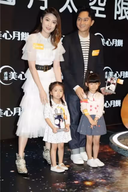 陳慧琳近照曝光,穿白色紗裙簡潔大方,滿滿的精緻感非常減齡,網友:一點都不俗氣