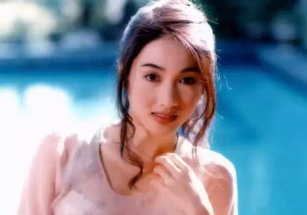 同樣是生女兒,郭晶晶婆婆態度,黎姿婆婆態度,差距一目了然!