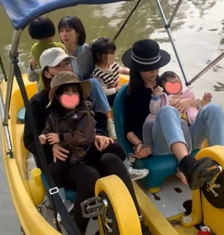 高圓圓與愛女罕同框，3歲女兒長發飄飄身高優越，搖頭晃腦超可愛