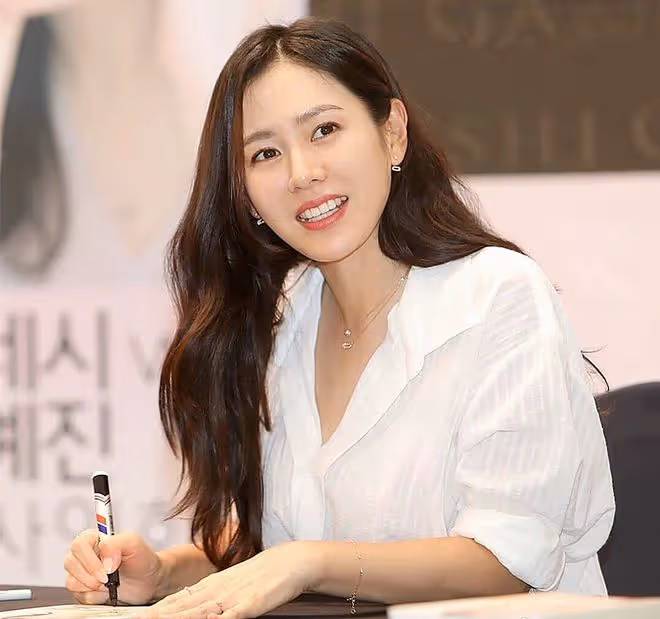 出道20年0緋聞38歲仍單身,「韓國最美女星」孫藝珍的孤獨與堅持