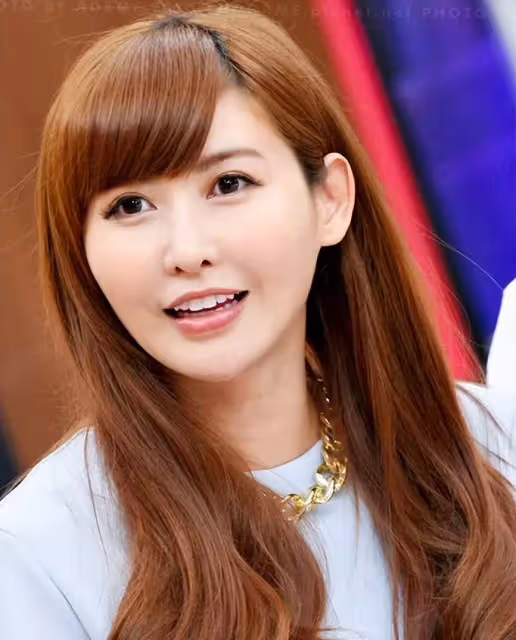 從「胡蝶姐姐」到背負罵名,簡愷樂跌落的口碑還能回去嗎?