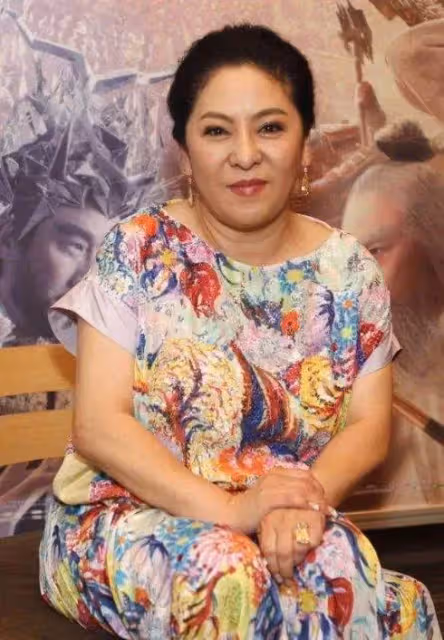 向佐:多次戀愛被向太拒絕,郭碧婷憑什麼嫁入向氏豪門?