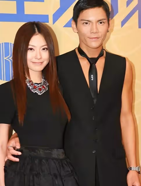 向佐:多次戀愛被向太拒絕,郭碧婷憑什麼嫁入向氏豪門?