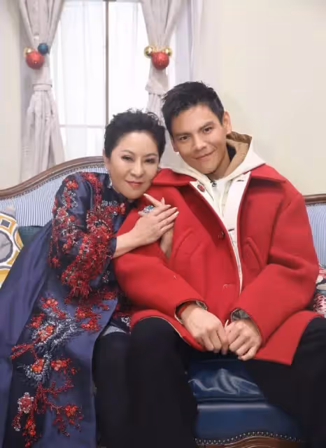 向佐:多次戀愛被向太拒絕,郭碧婷憑什麼嫁入向氏豪門?
