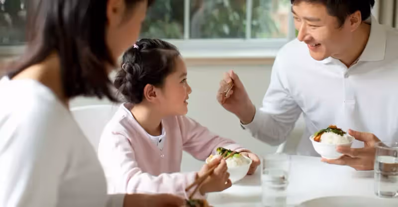 婆婆一幹活就腰酸背痛，兒媳：我連下7天館子，她終於被我治好了