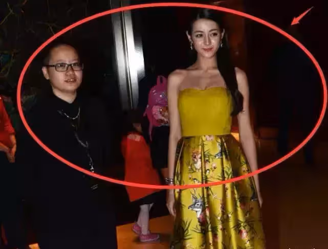6年前的迪麗熱巴有多青澀? 當關掉10級美顏後, 楊冪真是撿到寶了