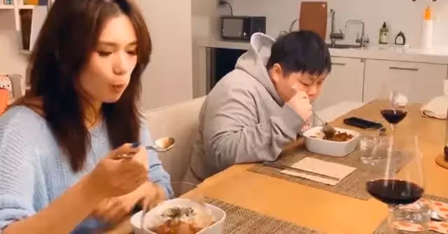 走進「甜心教主」王心凌的家:甜而不膩的奶油風,自帶溫柔濾鏡,做飯健身遛狗,一個人很自在