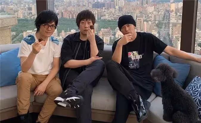 王力宏塌房，周杰倫頻上熱搜，268坪「6.6億台北豪宅」曝光，霸氣喊話不怕擾民「因為沒有鄰居」，網友：周董挺住