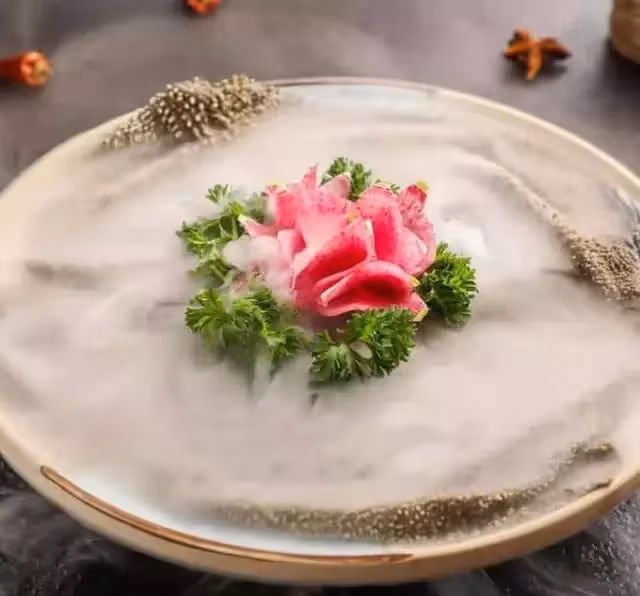 鄧倫的火鍋店,號稱「跨越1900公里的重慶味道」果然名不虛傳!
