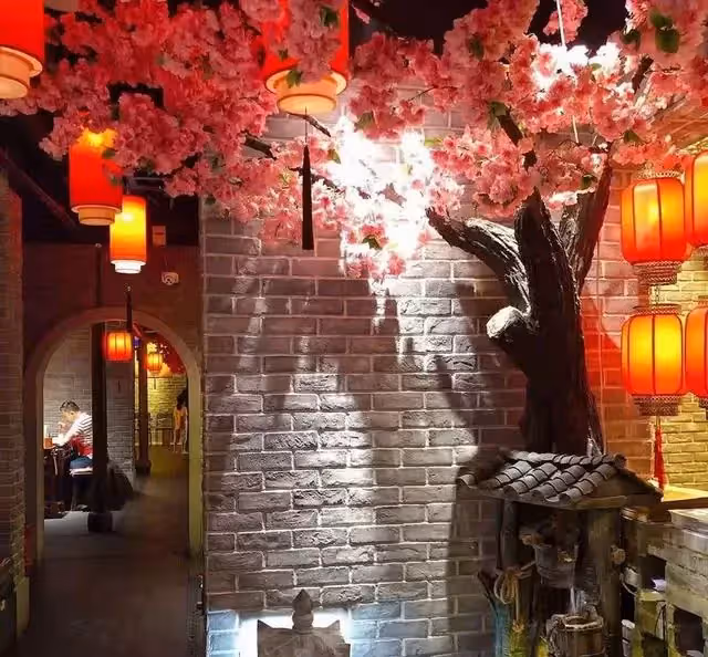鄧倫的火鍋店,號稱「跨越1900公里的重慶味道」果然名不虛傳!