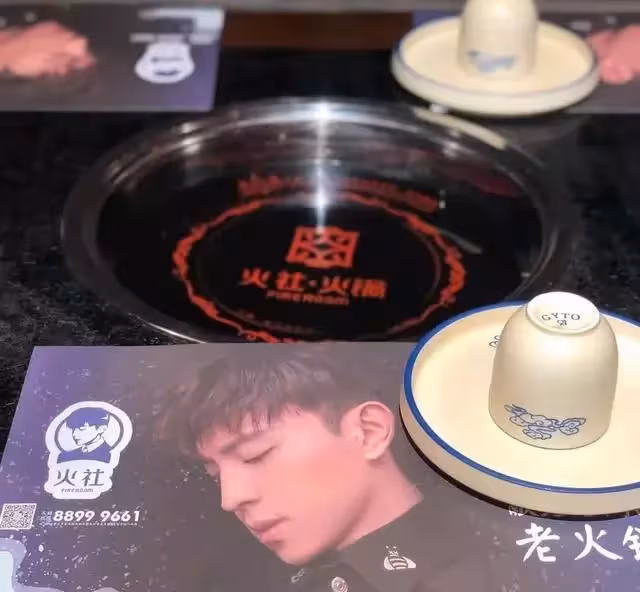鄧倫的火鍋店,號稱「跨越1900公里的重慶味道」果然名不虛傳!