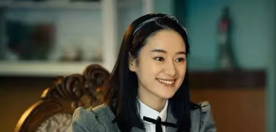 《先生們請立正》在待播中，張翰又官宣了一部新劇！見到女主之後，哪都有她身影