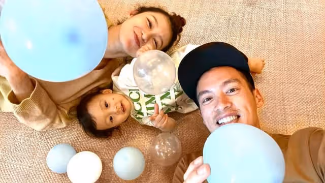 許孟哲辣妻挺37周大肚玩水　網民直呼：這身材不科學！