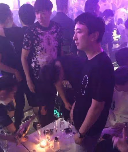 以嶺藥業跌停！貶值超40億！萬達某總裁被限制消費，王思聰刪文