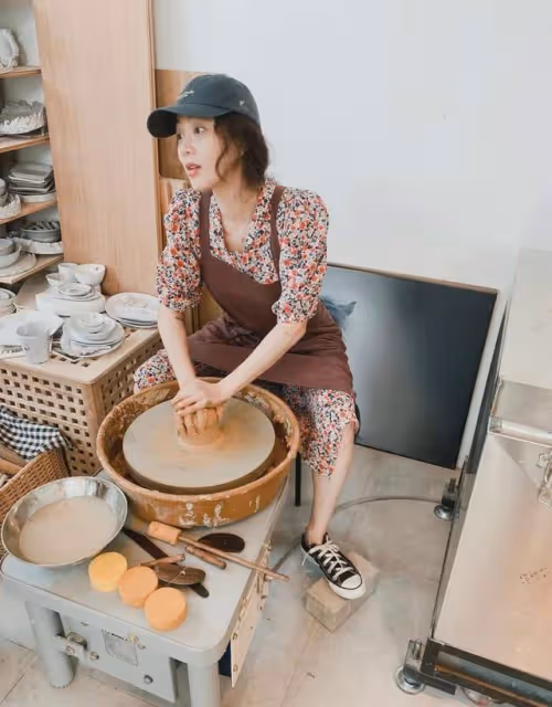 金三順最美女二鄭麗媛，曾因劈腿受爭議，如今40歲活成了女王
