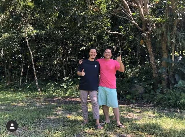 周華健混血兒子曬近況,外出紮營裸上身似野人,鬍子拉碴比爸還老