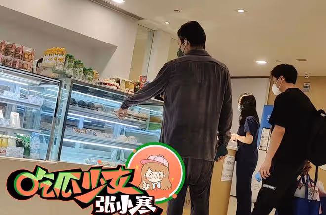 曝郭碧婷二胎將臨盆!向佐匆忙現身北京高檔醫院,分娩費用近10萬